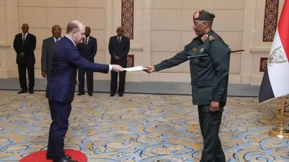 السفير الأمريكي ف السودان