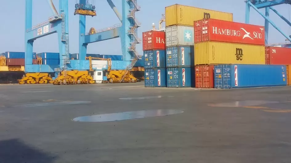 الميناء