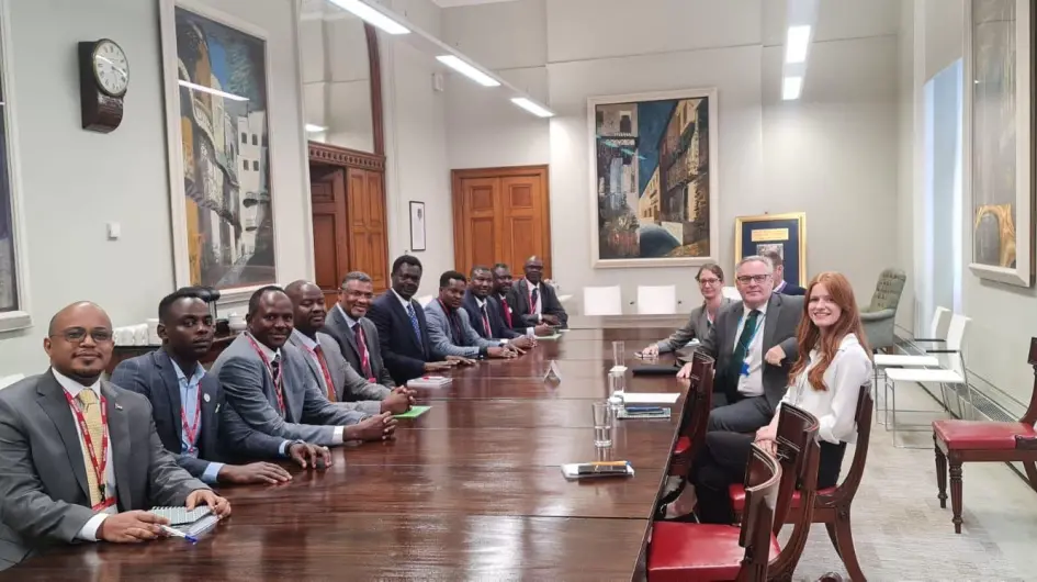 التوافق الوطني تلتقي الخارجية البريطانية وتدعو لحوار سوداني سوداني برعاية دولية