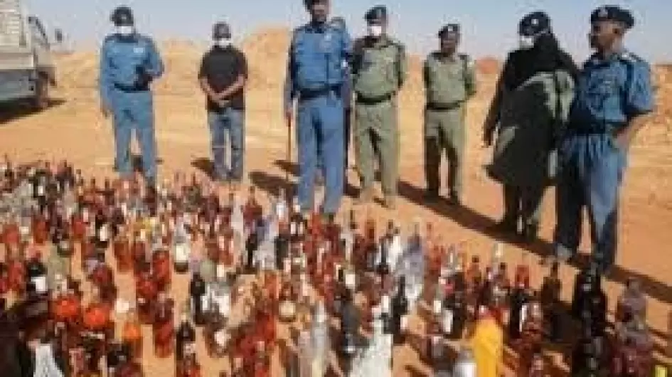 الجمارك تبيد 100 طن من البضائع منتهية الصلاحية