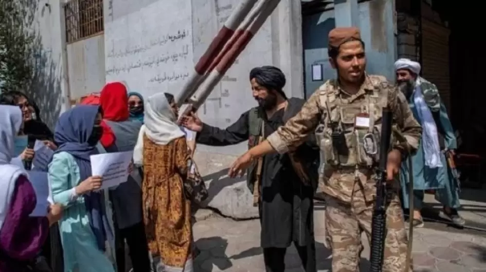 هيئة كبار العلماء السعودية تطالب بتعليم النساء في أفغانستان