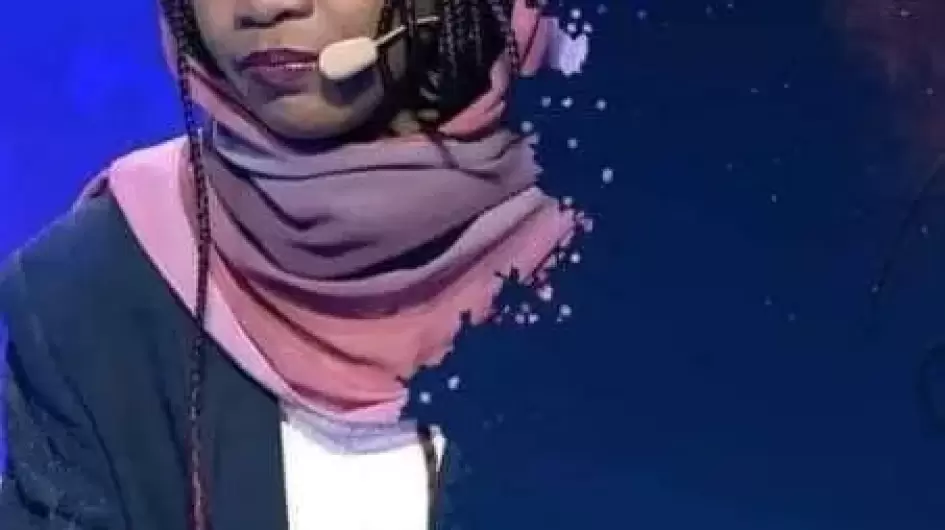 الشاعرة