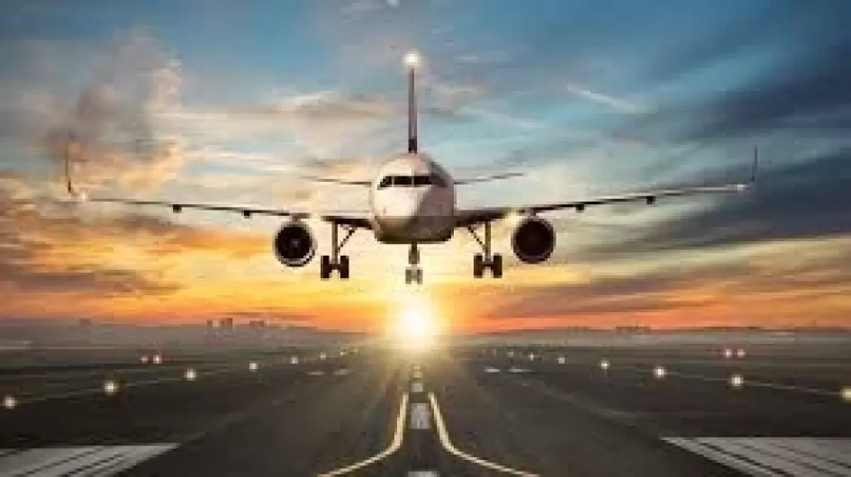 طائرة تغادر إلى وجهتها وتنسى ركابها في المطار