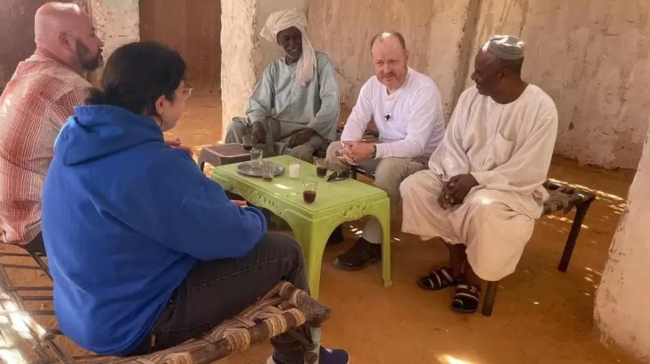 السفير