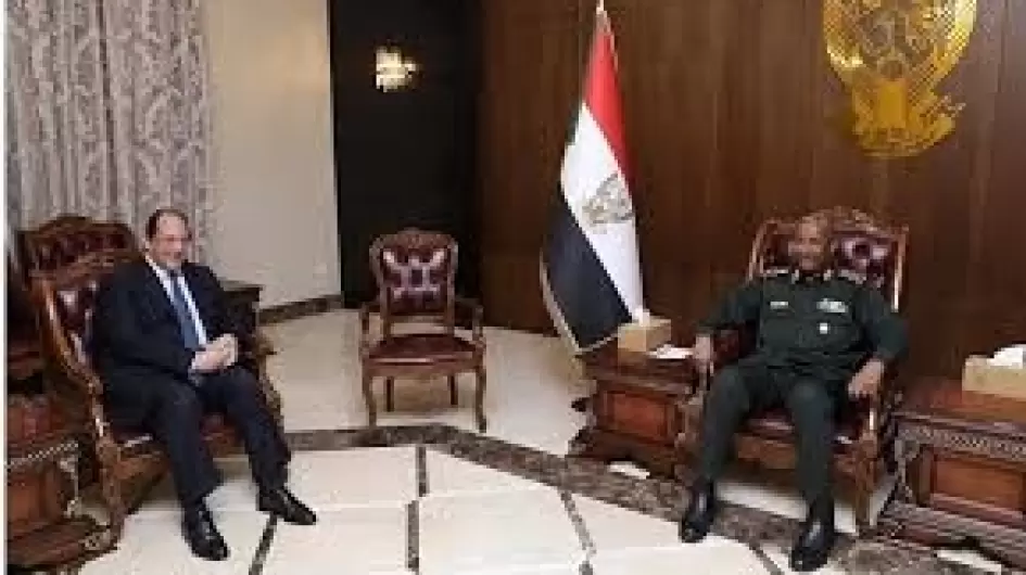 البرهان ومدير المخابرات المصري عباس كامل