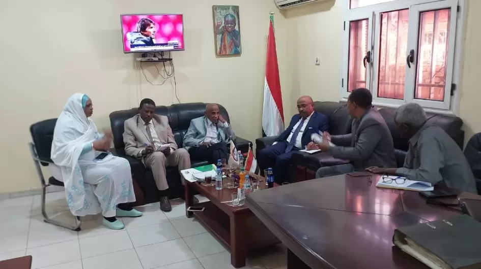 الدكتورعبد القادر عبد الله ابوه الامين العام  للمجلس القومي لرعاية الطفولة