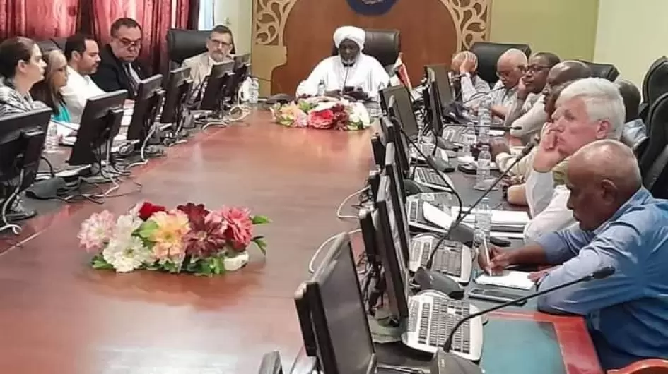 اجتماع وزير المالية
