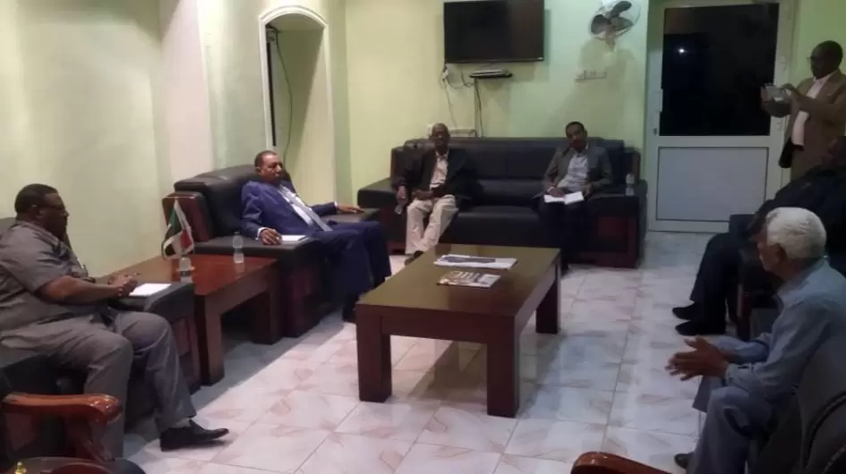 لقاء وزير التجارة والتموين ووالي الولاية الشمالية