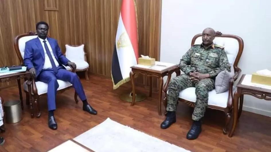البرهان يلتقي وفد  اسناد دارفور